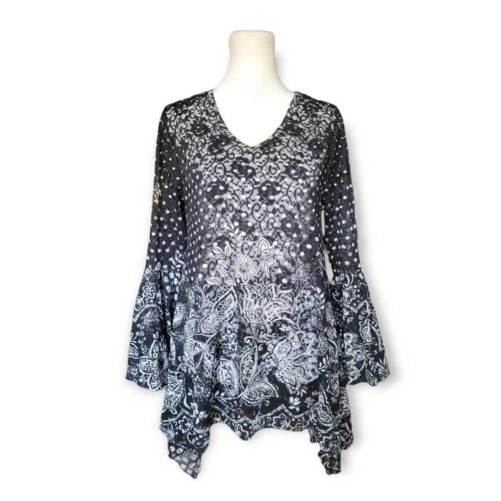 Black & White Paisley V-Neck Tunic Blouse